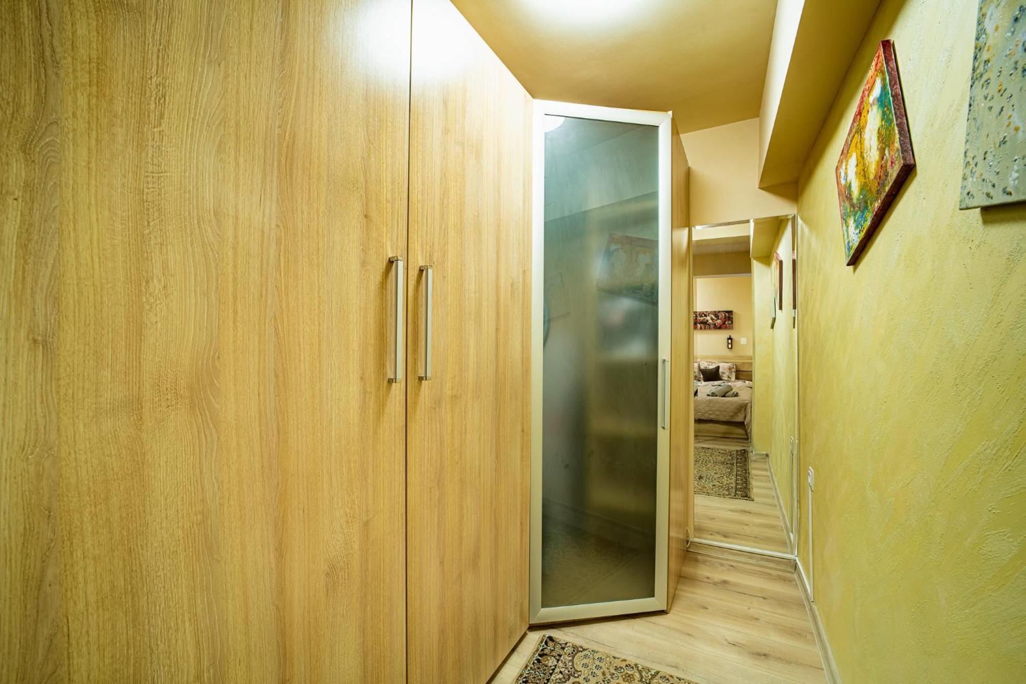 Abstract Apartment Warna Zewnętrze zdjęcie